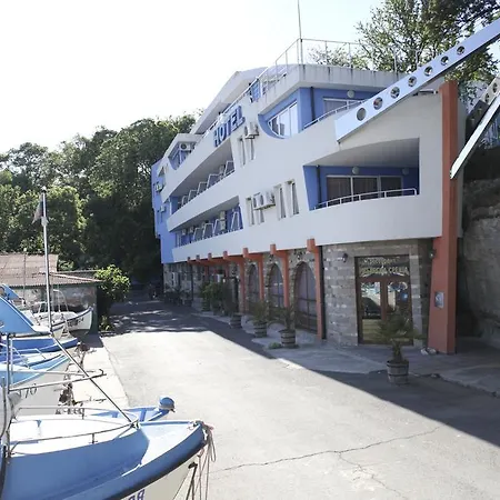 Ribarska Sreshta Family